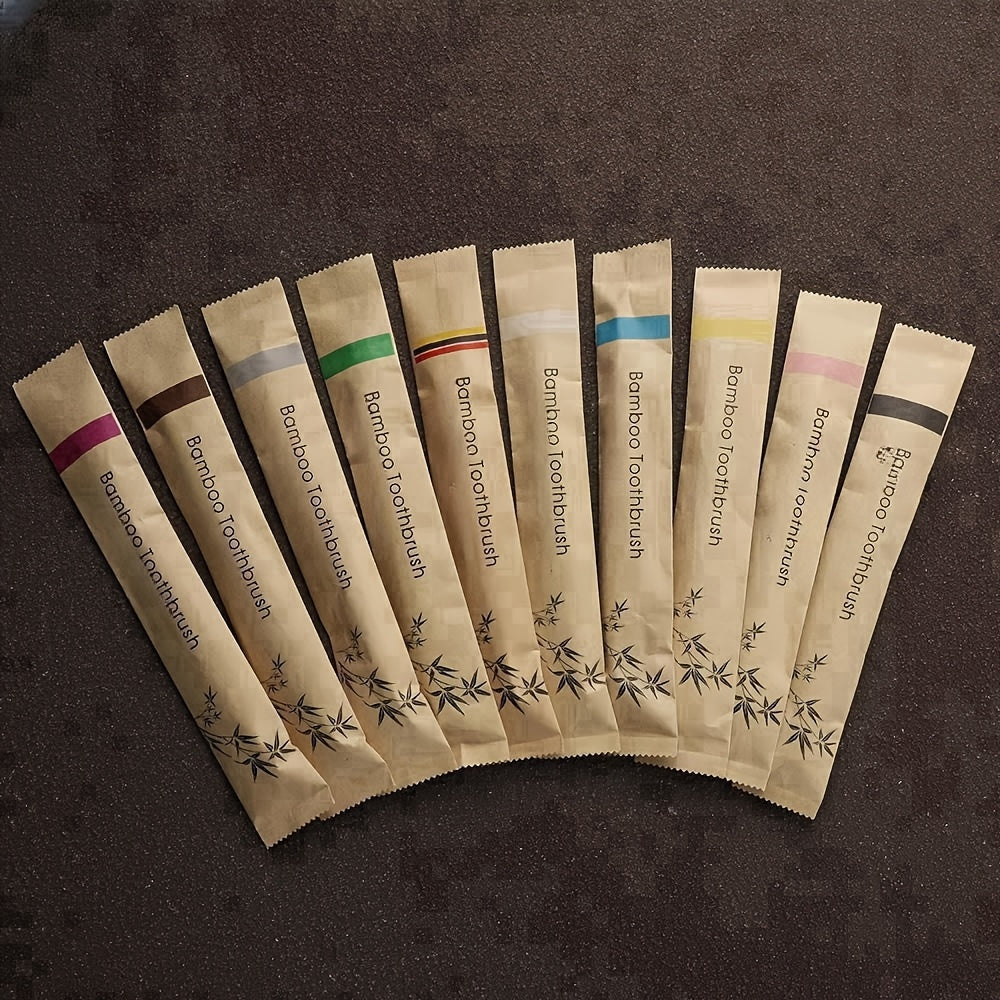 Set van 10 multicolor bamboe tandenborstels met zachte haren.