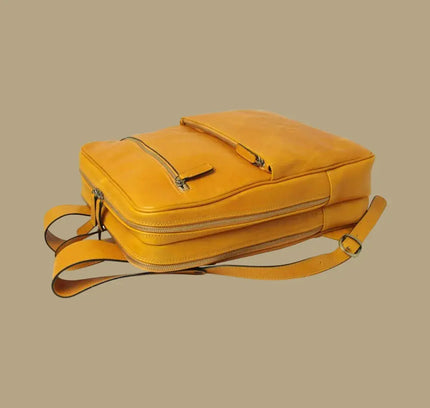 Genua | Compacte Italiaans volnerf leren rugtas met trolley strap