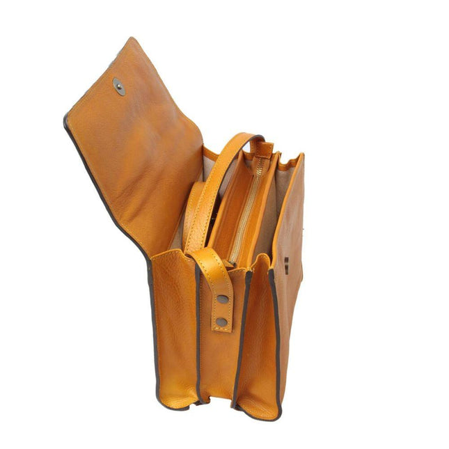 Schoudertasvanvolnerfkalfsleer-okerbinnenkant - Richards-Specials-Store.com