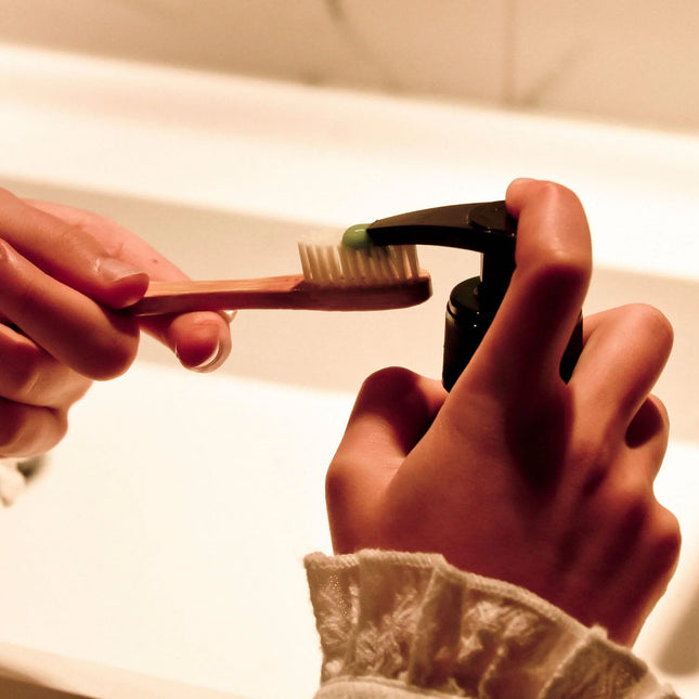 Flesje premium tandpasta - Milde munt - 120ml / 2 tubes - Richards-Specials-Store.com